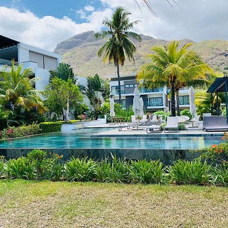 Appartamento Latitude Luxury Duplex Rivière Noire Esterno foto