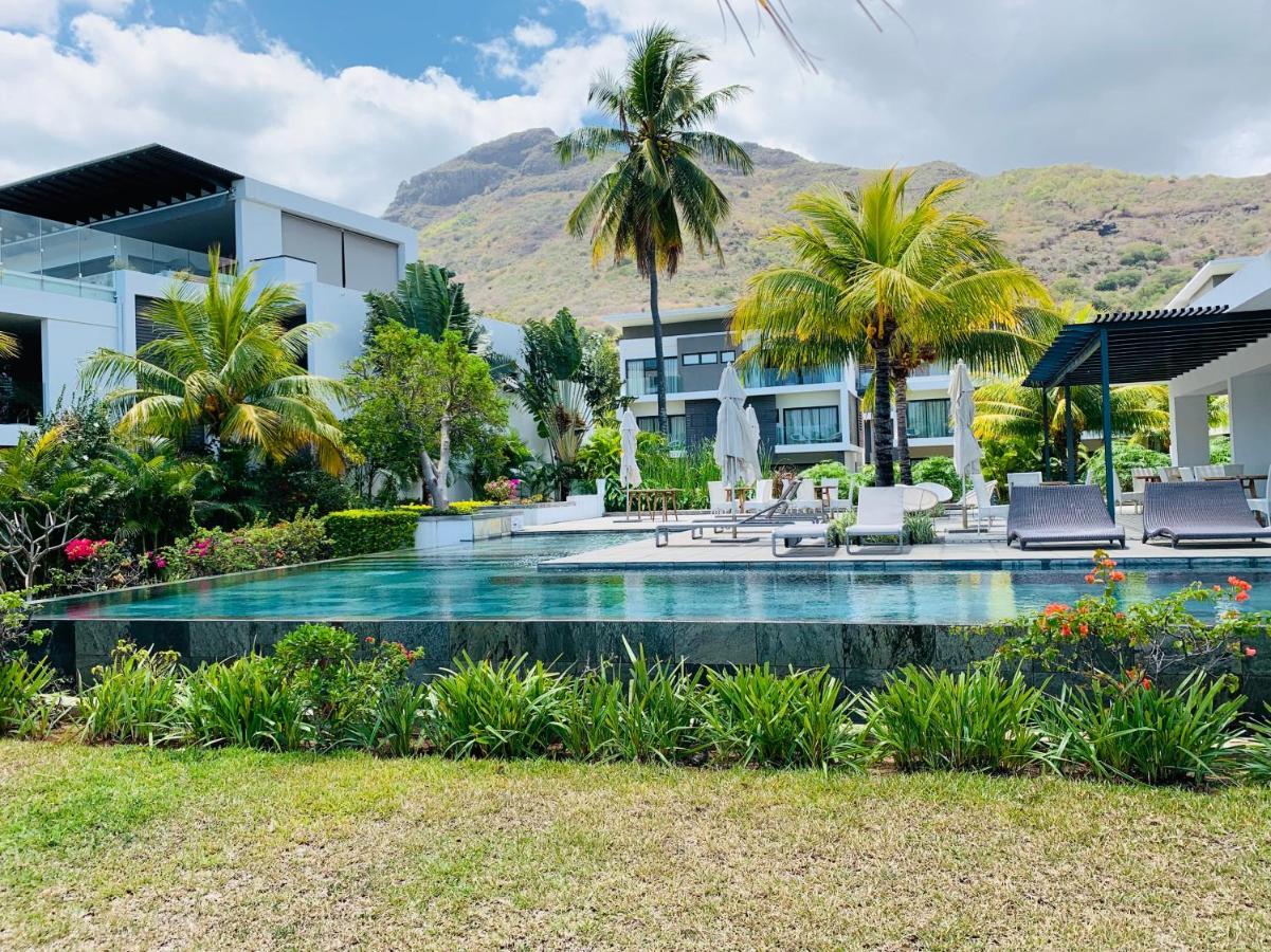 Appartamento Latitude Luxury Duplex Rivière Noire Esterno foto